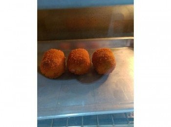 step8: 然後放進烤箱讓裡面的起司融化，220度，8分鐘，就可以好好享用了~