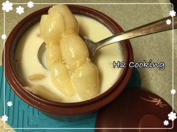 step3: 水滾後放入燉盅, 蓋上轉小火燉1小時