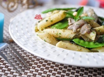 step6: 新鮮芳香的手做青醬，當然立馬為自己做頓美味的青醬義大利麵囉!