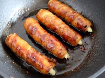 step6: 再煮至汁濃，沾上<span class="group_2">汁料</span>