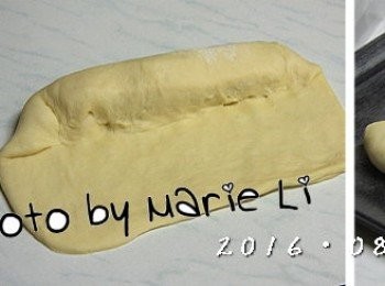 step2: 發酵好的麵糰等分成 4份
擀開成方形麵團
於中間先鋪上起士與玉米粒
慢慢由邊緣將麵糰折合成橢圓形
收口捏緊，擺放在烤盤上約 30分鐘做最後發酵