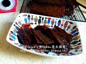 step17: 直至全部豬肉碎整成豬肉乾為止 , 再修邊切成一塊塊即可