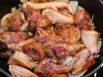 step6: 將雞件皮向下煎