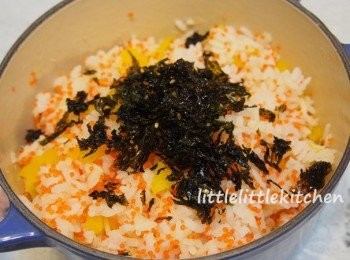 step2: 再放上紫菜碎