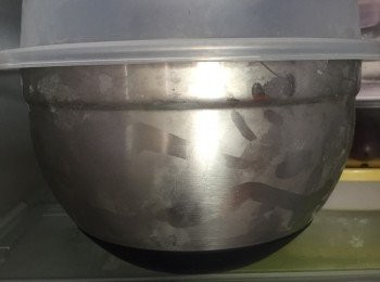 step1: 餅皮材料混合，包保鮮膜，冰箱冷藏一個小時。