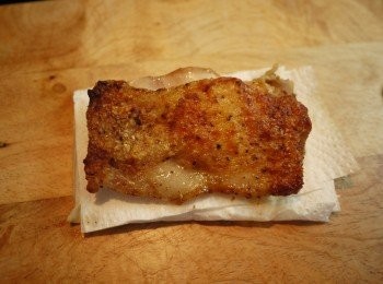 step7: 雞腿排起鍋後先放靜置3~5分鐘再切成條狀或塊狀即可