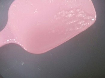 step2: 將西米浸洗，大火煲滾1.5公升水後落西米，
大火煮15分鐘，熄火焗20分鐘，所有西米都變透明