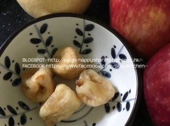 step1: 無花果略浸，剪開一半。