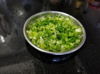 step1: 蔥花