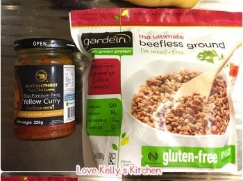 step1: 薯仔去皮切片蒸30分鐘，取出後加少許鹽，壓成薯蓉(我就會留返少少粒狀，食落有口感);