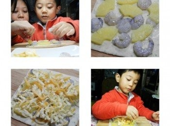 step3: 佑佑開心的把材料鋪在蔥油派皮上，撒上好多的披薩起司