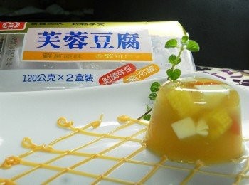 step6: 將脫模的豆腐蔬菜凍擺上就ok囉~