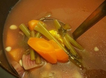 step7: 多出來的羽衣甘藍硬梗可用佢煲湯使用