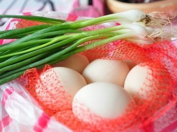step1: 準備珠蔥、雞蛋