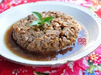 step5: 將蒸好的絞肉倒扣在盤子上即可~