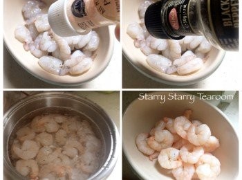 step2: 將蝦解凍洗淨後，用鹽和胡椒略醃。煮滾熱水，將蝦倒進去、煮至轉色便立即撈起，備用。