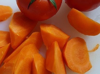 step3: (蕃茄、 紅蘿蔔)