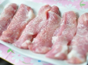 step1: 這是至家樂福購買已經切好一片片的，大約十片80元~