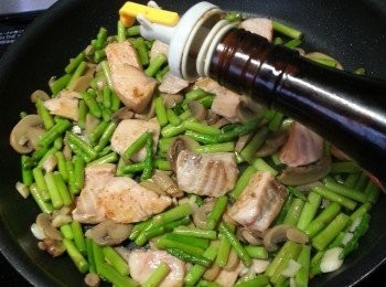 step11: 讚少許紹興酒炒勻