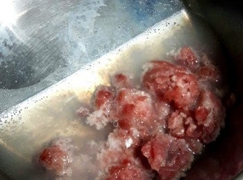 step7: 再來 一點點水小火炙熟豬絞肉，