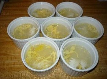 step4: 煮好后倒入容器放涼，想吃的時候拿出來切件即可。
