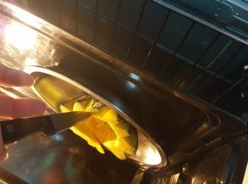 step7: 預熱焗爐180度8分鐘,將南瓜焗15-18分鐘,用刀仔插入南瓜觀察是否已經淋身即可待用,(因每個南瓜厚薄不同,時間會有相差)