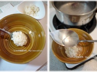 step4: 5 取一空碗倒入一大匙味淋、一大匙甜酒釀後，再加入熱水十大匙後拌勻。即為酒釀湯
