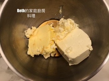 step4: 將cream cheese, 無鹽奶油放室溫約1小時變軟