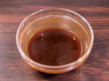 step5: 把所有<span class="group_2">醬汁材料</span>拌勻備用。