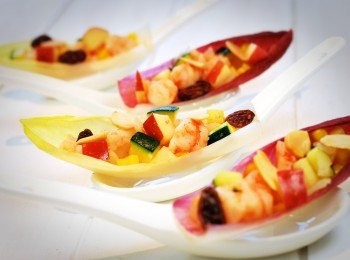 step7: 嚐一口色彩繽紛、寓意吉祥的五彩蝦鬆，祝福您閤家鴻運當頭賀新春，家家戶戶喜羊羊！