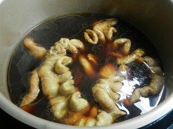 step5: 剛滷好的大腸好香