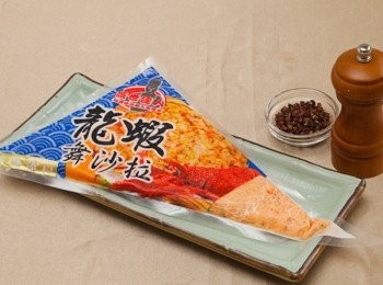 step1: 蓋世達人龍蝦沙拉，每一口都滿滿美國小龍蝦肉，滿足美食饕客的您！新鮮美味這裡買的到喔~ http://enjoyfresh.com.tw/shopping_cont.php?Key=117&uID=1&cID=28