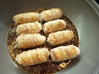 step7: 醬汁倒入鍋中,開小火將醬汁收乾,灑上黑胡椒即可