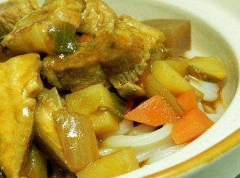 step13: 麵條撈起後，淋上熱騰騰的咖哩醬，真是太美味了!!!