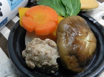 step4: 將成品擺在可愛的塔吉鍋上，是不是別有一番樂趣呢!!