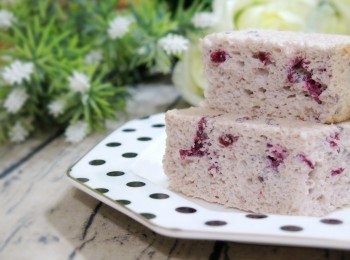 step9: 鬆軟Q彈帶有酒漬花果香天使蛋糕就能上桌品嘗囉。