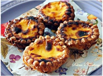 step7: 待涼3分鐘後，從撻模取出萄撻便可以進食了。