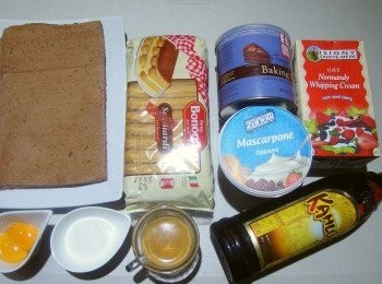 step1: 準備所有材料。濃縮咖啡可選擇現煮Espresso放涼備用,或使用咖啡粉泡成濃縮咖啡使用。