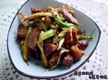 step5: <span class="group_2">醬汁</span>的部分可以依個人口味做調整~比例都是1:1 帶點焦香又脆的松阪肉超下飯的!每次煮上這道菜我家老公必吃2碗飯 (。・∀・)ノ