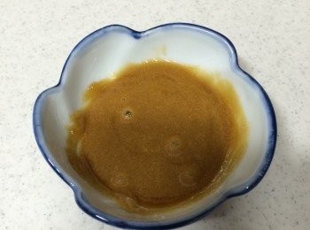 step2: 先講白糖醬油拌勻，如圖～這就是仙貝的味道哦～