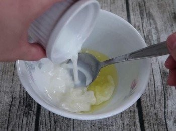 step5: 將奶油融化並加入鮮奶。