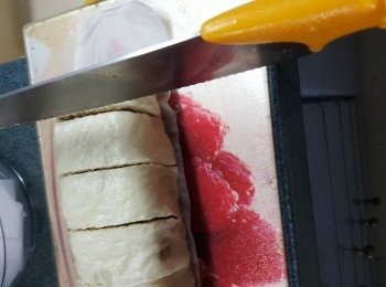 step21: 蒸好後取出切一件件即可,如未能食晒,灘凍放入冰箱,待要再食時蒸熱即可