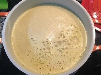 step10: 倒入湯鍋中，大火煮滾後轉小火；