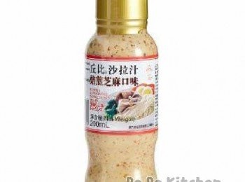 step4: 將青瓜絲、雞絲及粉皮加入麻醬拌勻，最後放上之前盛起的雞絲在面，作裝飾，即成