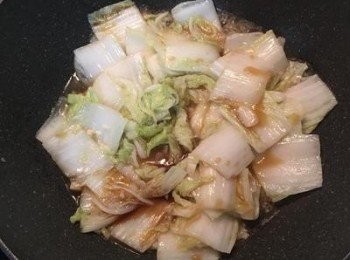 step7: 倒入調好的醋醬，拌炒均勻。