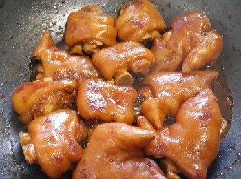 step9: 將豬先燜煮