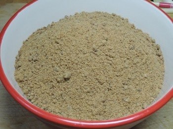 step2: 加入黑糖，我黑糖是買比較細的，沒有大顆粒