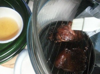 step8: 波好後每邊搽上麥芽糖(搽义燒料),轉130c每邊波多3分鐘