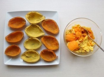 step2: 將煮熟的地瓜肉挖出備用，外皮形狀要保留。