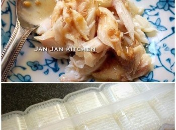 step3: 取適量的魚肉加入2茶匙萬字焙煎芝麻醬拌勻，飯做成壽司狀，用兩片紫菜包圍，放上青瓜片及鯖魚肉製成壽司。沙律菜排上盤，放上餘下的鯖魚肉，洒上芝麻，享用前淋上焙煎芝麻醬伴食即可。